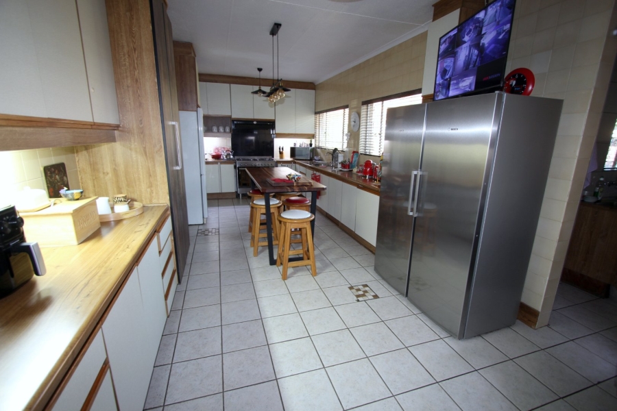 7 Bedroom Property for Sale in Jim Fouchepark Free State